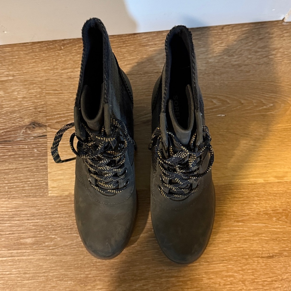 Sorel Olive and Black Wedge Boots - Picture 3 of 6